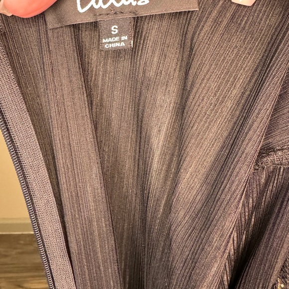 Black and Gold Mini Dress with Sleeves - Picture 3 of 4